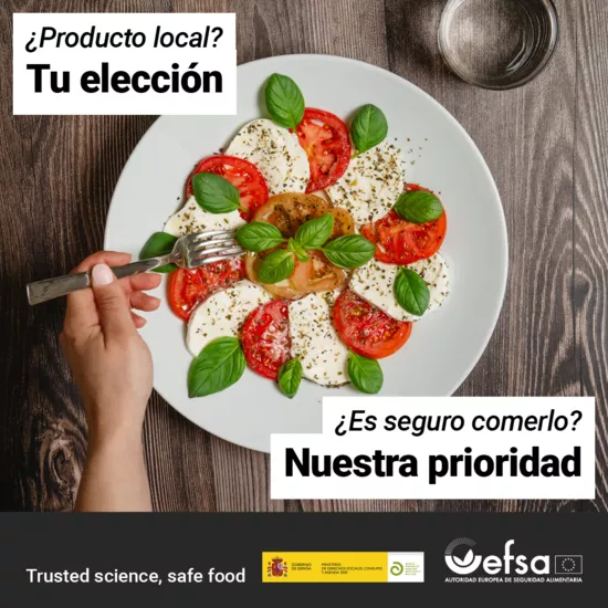 Ensalada caprese con tomates mozzarella y hojas de albahaca